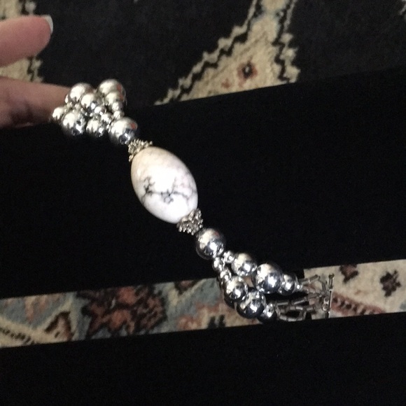 White stone bracelet silver beads 8” - Picture 13 of 16
